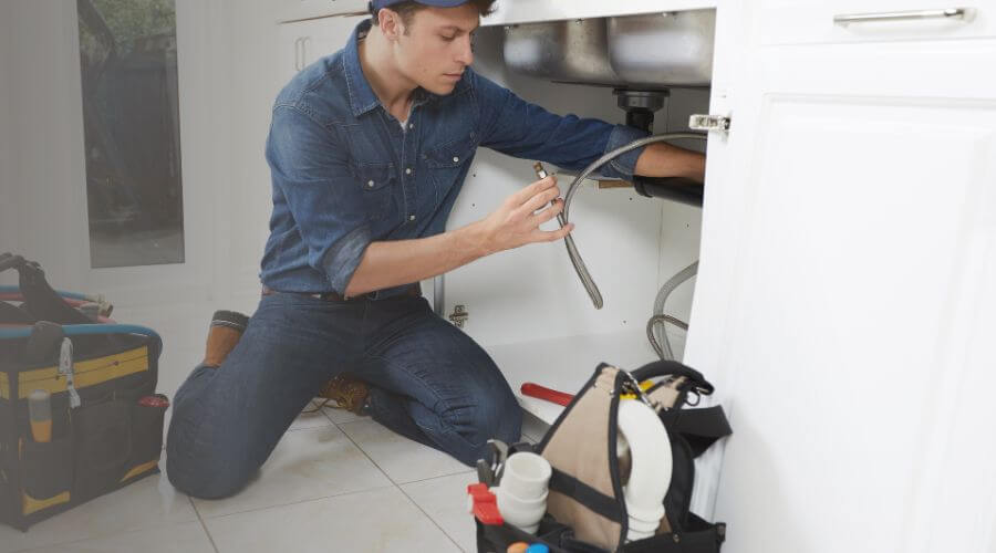 Professional water heater repair in Natalia, TX